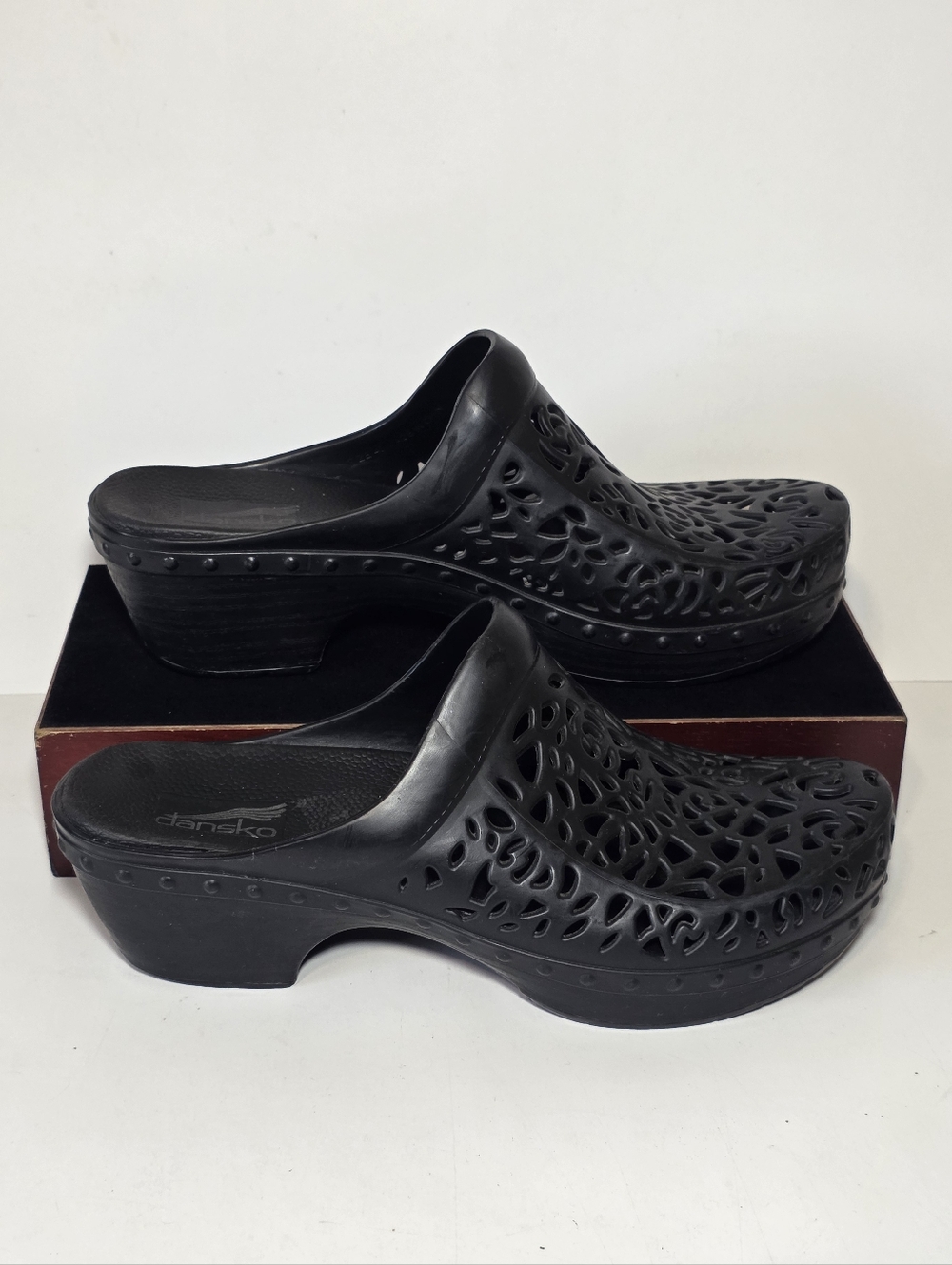 Dansko Kane Black Molded Laser Cut Clogs Shoes Women's Size 40 US 9.5-10